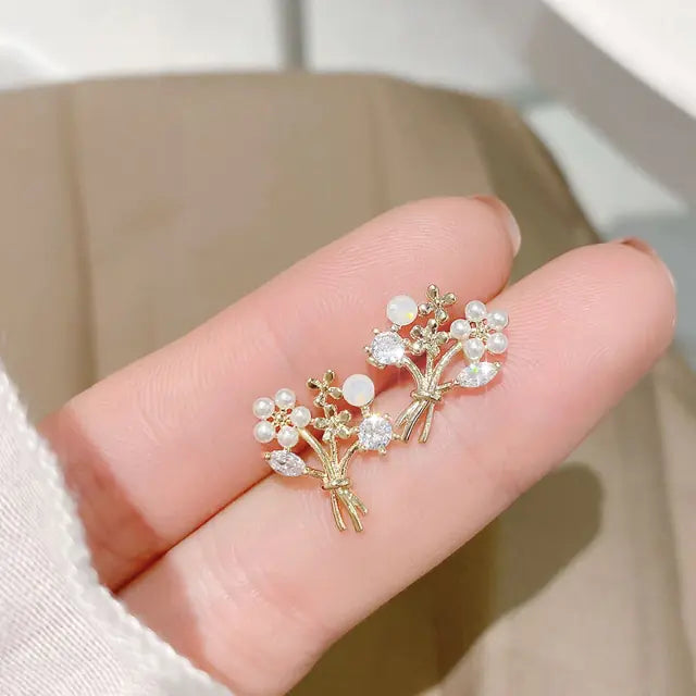 Elegant 14K Gold CZ Stud Earrings