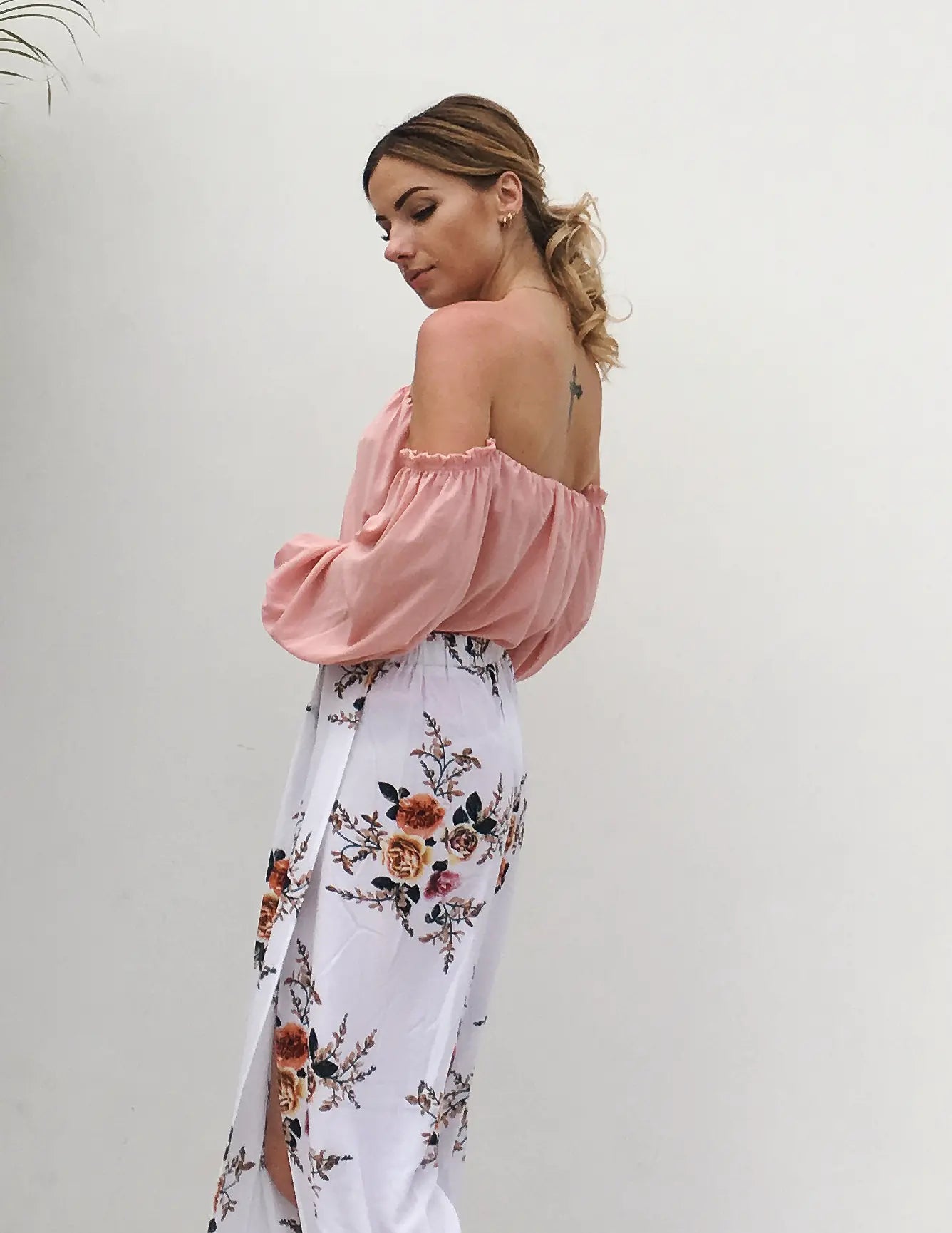 LIVA Off-Shoulder Chiffon Blouse with Lantern Sleeves