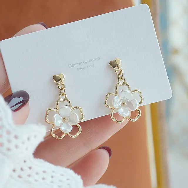Elegant 14K Gold CZ Stud Earrings