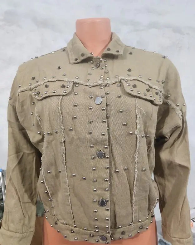 Becevo Vintage-Inspired Denim Jacket